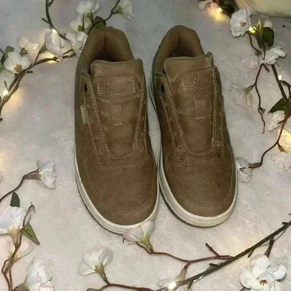 Gently used boys best shoes, size 3 - Picture 1 of 10